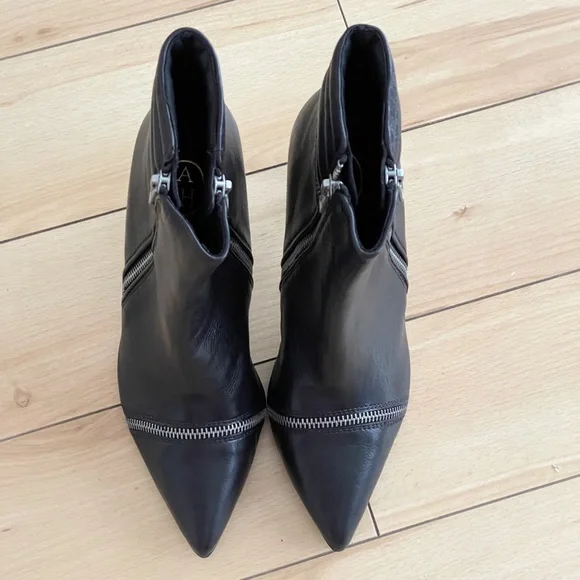New* Ash booties with zip details - Picture 2 of 4